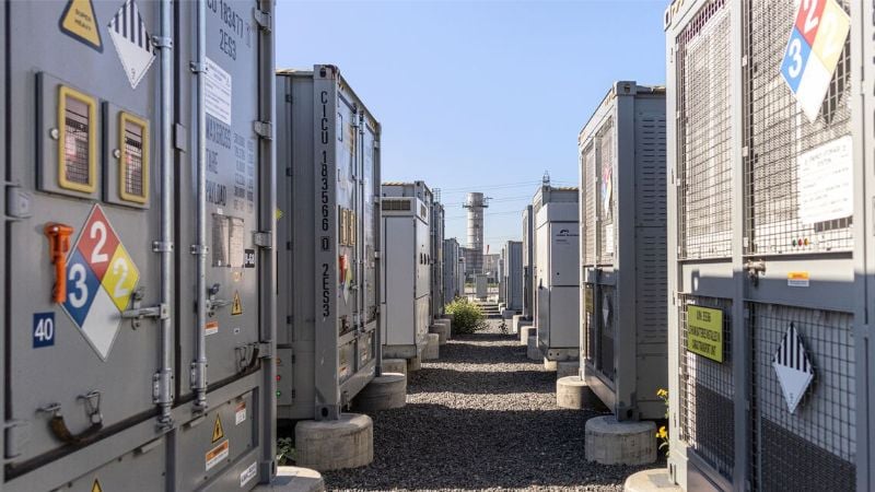 Containers in Southern California Edison’s 537.5 MW energy storage project