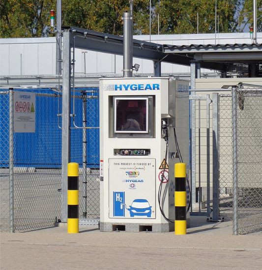 Hydrogen refueling station