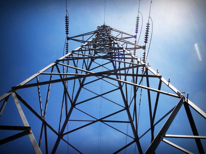 Transmission tower