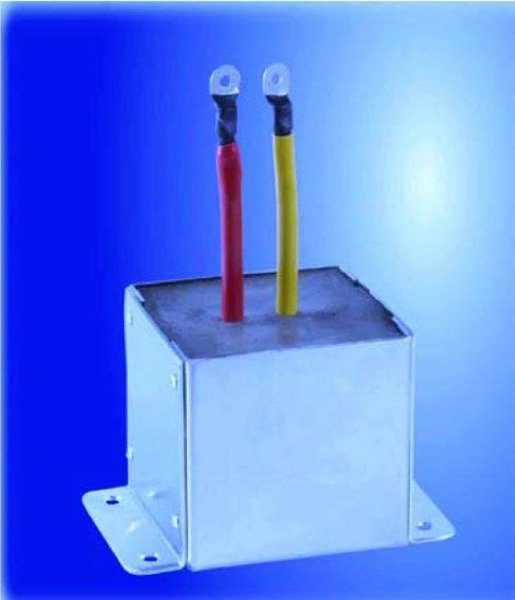 MAGMENT inductor (left) depicting its magnetic material shape (right) - top
