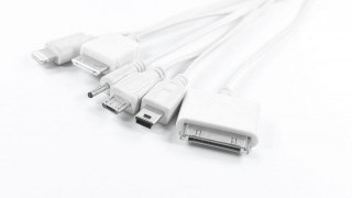 European Parliament wants Binding Rules on Common Chargers by Summer