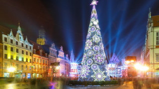 Engineering a Brighter Holiday: 11 High-Tech Tools and Displays 