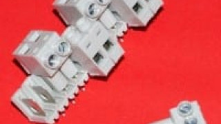 Easy Handling of Cable Outlets Plugged in Around the Corner