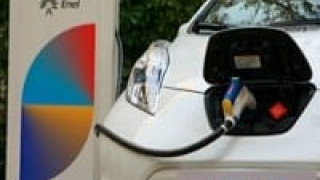 100 V2G Chargers to Power new Nissan Office in Europe