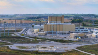 Tech Giants Race To Grab Power for Data Centers
