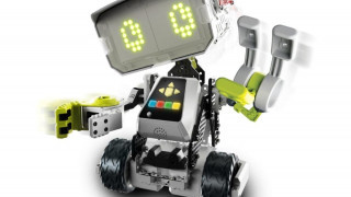 M.A.X Robotic Interactive STEM Toy with Artificial Intelligence