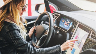 LED Backlight Driver with Integrated LCD Bias for Automotive Infotainment
