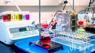 Redox Flow Battery Made of Chromium with Organic Binding Generates 2.13V