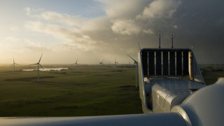 Wind Turbine-Coupled PV Hybrid Power Converter