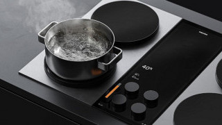 Battery-Powered Stove Boils Water 10x Faster Than Gas Equivalents