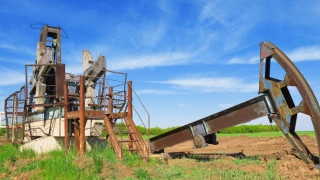 Geothermal Energy Storage From Abandoned Oil and Gas Wells