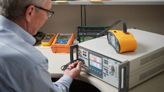 Multi-Device Calibrator for International Standards