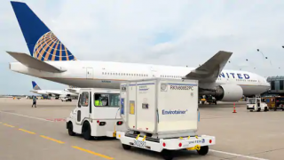 United Airlines Invests in Battery Developer to Cut Ground Emissions