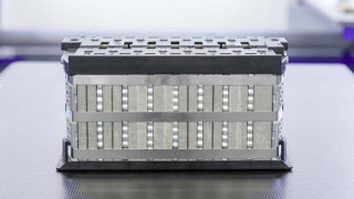 Rechargeable Battery Promises 1000km EV Range