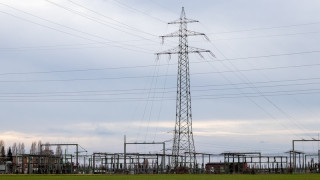Electrical Grounding Using the Ground-Fault Neutralizer (Petersen Coil) Method