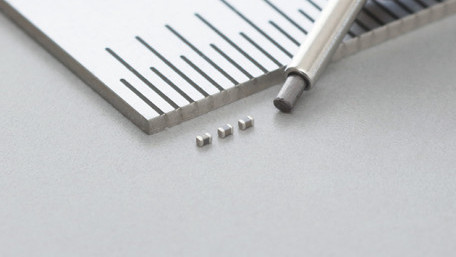 0402M Size Multilayer Ceramic Capacitor from Murata  has Capacitance of 1 μF