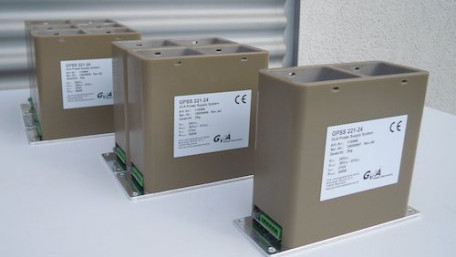 Highly Efficient Power Supply System with High Dielectric Strength