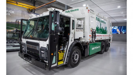 Electric Mack Truck for New York City Department of Sanitation