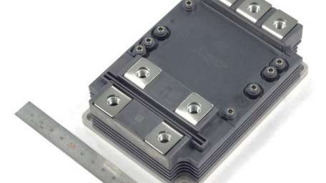 3.3 kV Full SiC MOSFETs – Towards High-Performance Traction Inverters