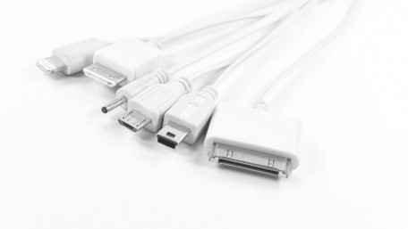 European Parliament wants Binding Rules on Common Chargers by Summer