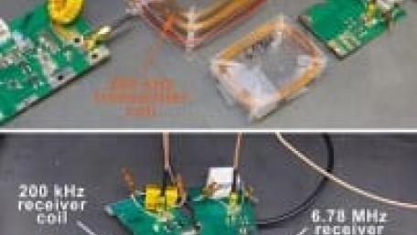 Concurrently Charge Multiple Devices using Different Protocols
