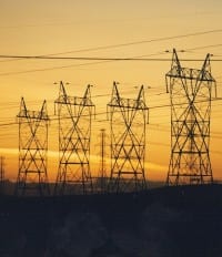 Coordinating DER for an Efficient and Sustainable Power Grid