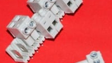 Easy Handling of Cable Outlets Plugged in Around the Corner