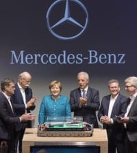 Daimler Ups Battery Factory Investments to Over &euro;1 Billion