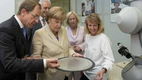 German Chancellor Angela Merkel visits stateoftheart chip manufacturing plant of Infineon Dresden