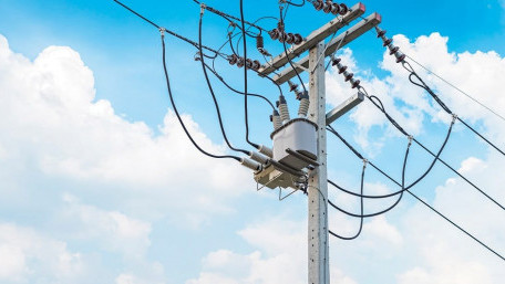 14-Bit DAS for Power Line Monitoring and Multi-phase Motor Control