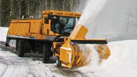 Snow Job: Airports to Clear Runways With Heavy-Duty EVs