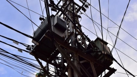 Distribution Transformers and Voltage Regulation—Part 2: Step-Down Transformers
