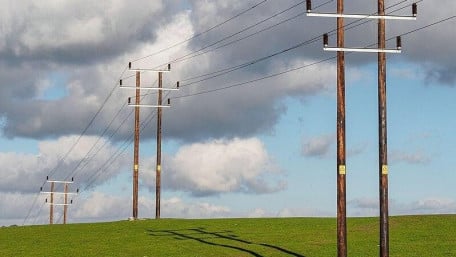Primary Distribution Systems—Part 3: Overhead and Underground Choices