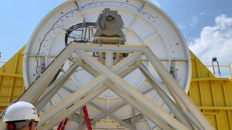 Waving From Hawaii: World’s Largest Ocean Generator Debuts