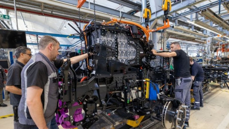 Biz Briefs: Companies Grow in EV, AI, and Energy Sectors 