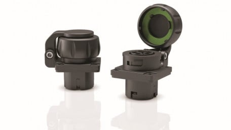 Hinged Cover 32A/600V Connector is IP68/IPX9K Rated for Washdown Applications