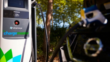 BP set to Electrify the UK with the £130 Million Chargemaster Acquisition