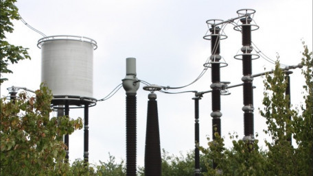 Insulation Coordination Strategies for Series-Connected Multi-Terminal HVDC Systems