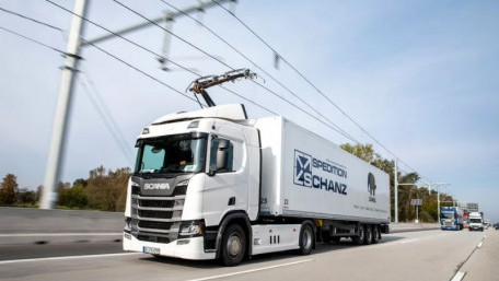 Assessing the Role of Catenary Trucks in the Electric Vehicle Landscape