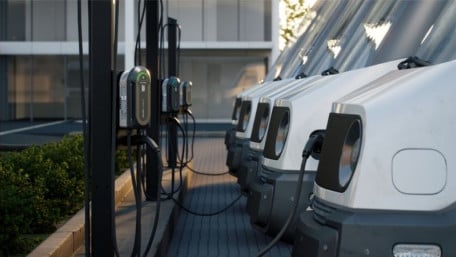 Schneider Launches Level 2 Charger to Bypass Grid Limit Roadblocks