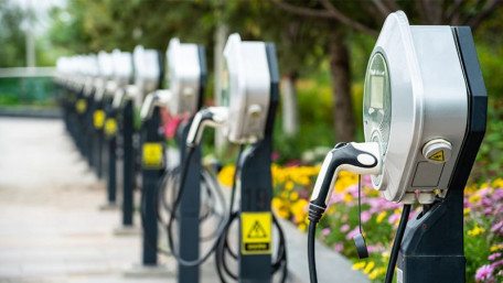 Engineers Say More Reliable Network Needed for EV Charging