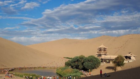 China’s First Desert Solar and Wind Project Is Online