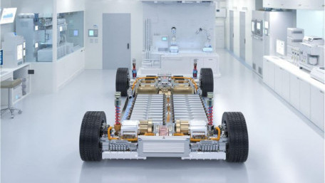 Rohde & Schwartz, ADI Cutting the Cord on EV Battery Management Systems