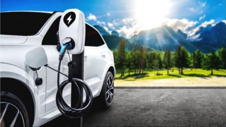 Can This Battery Tech Help EVs Travel 3,000 Miles per Charge?