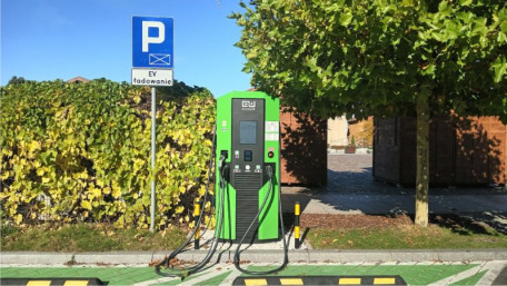 Smart, Fast Charging and More: 4 Innovations for EVs
