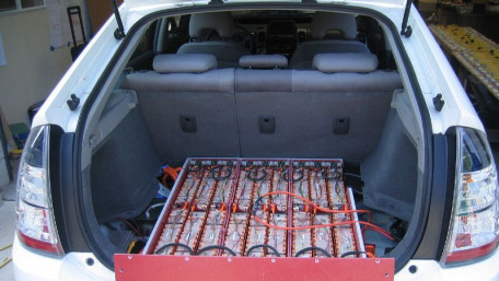 EV Battery Connectors Offer Engineers Flexibility, Efficiency