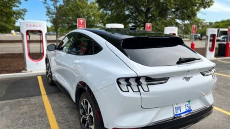 Ford, GM to Use Tesla Supercharger Network