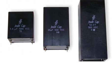 2.5µF to 50µF Cube-Shaped Film Capacitors for PCB Mounting
