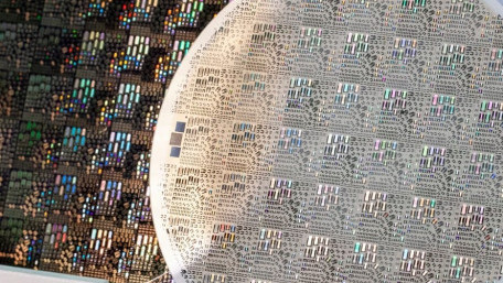 AlScN – Alternative Material for More Efficient Smartphone Hardware