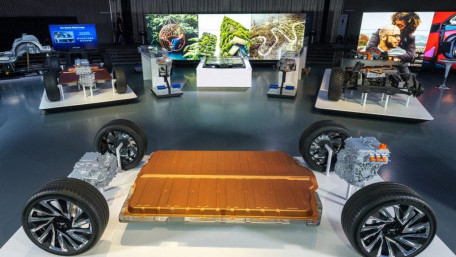 GM Reveals New Ultium Batteries and a Flexible Global EV Platform